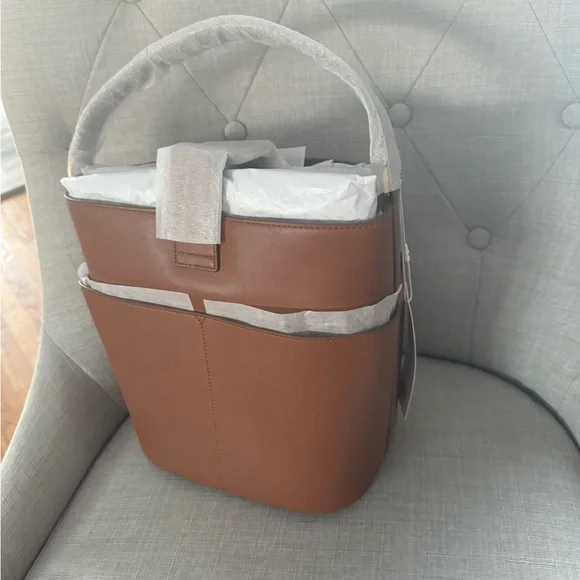 NWT Veronica Beard Large Crest Bucket Bag - Picture 3 of 8